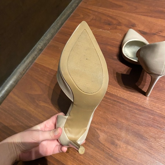 Steve Madden Taupe patent leather heel 4” worn once great condition - Picture 3 of 3